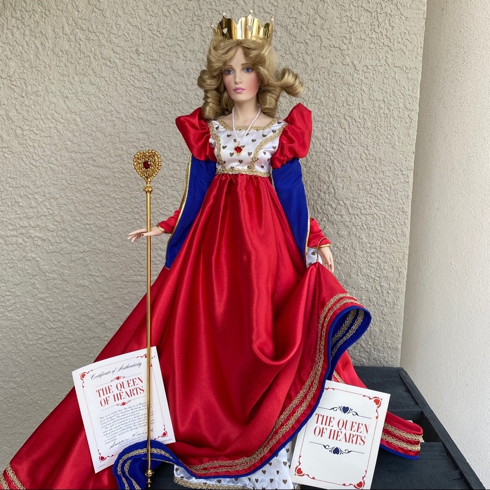 1988 Queen of Hearts by Franklin Mint